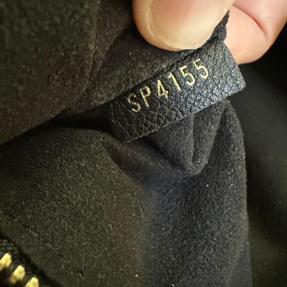 Louis Vuitton Pallas Shopper - Picture 14 of 16